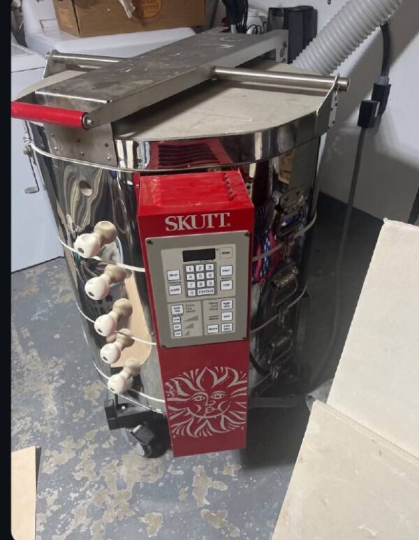 Skutt KM-1027 Kiln (USED 7 MONTHS OLD) - Image 2