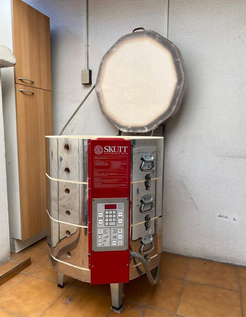 Skutt KM-1027-3 kiln (3.5years) - Image 2