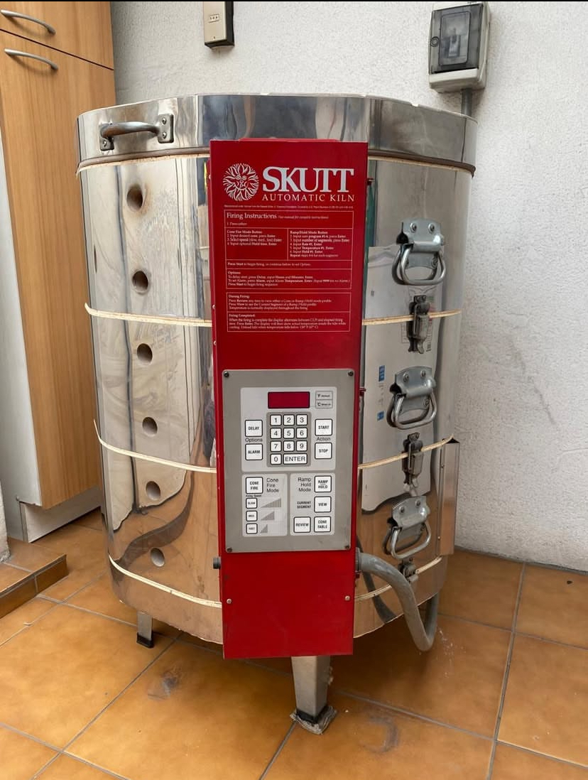 Skutt KM-1027-3 kiln (3.5years)